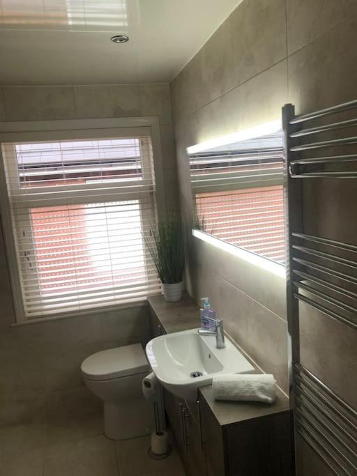 סקאנת'ורפ 29 Comfort House 2 Bedroom Townhouse With Parking מראה חיצוני תמונה