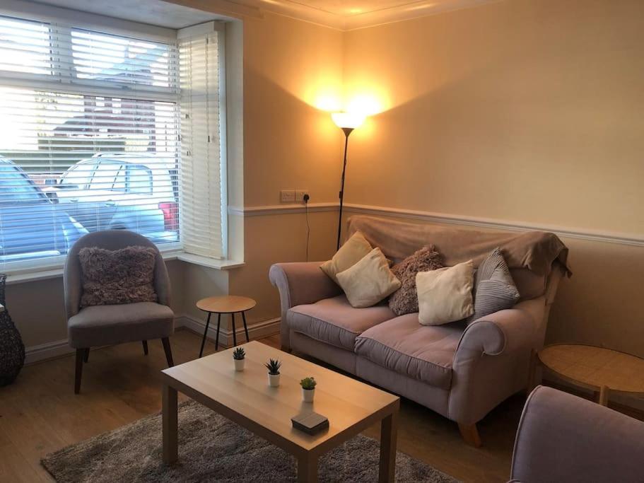 סקאנת'ורפ 29 Comfort House 2 Bedroom Townhouse With Parking מראה חיצוני תמונה