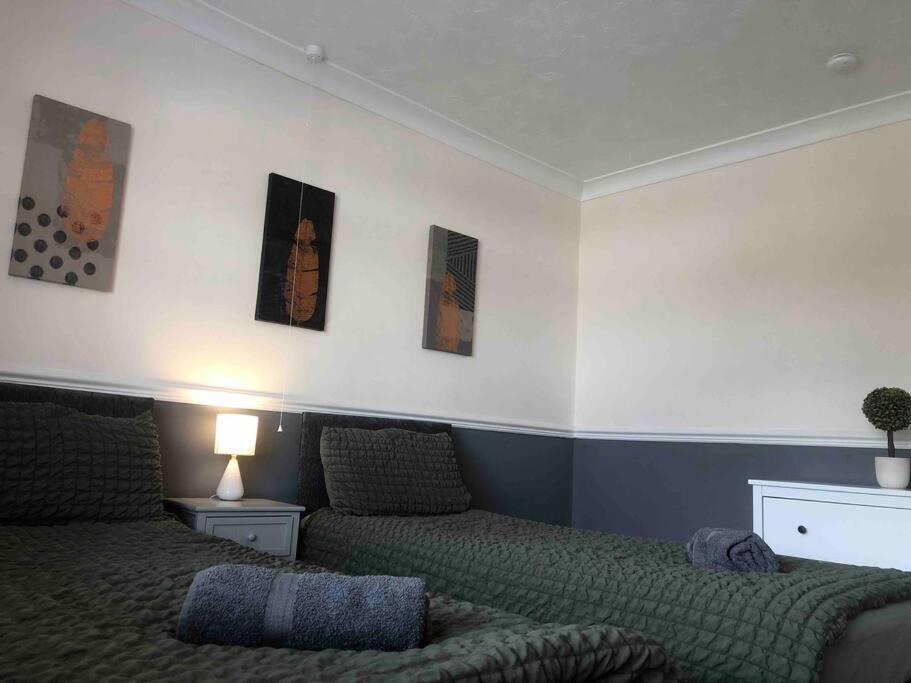 סקאנת'ורפ 29 Comfort House 2 Bedroom Townhouse With Parking מראה חיצוני תמונה