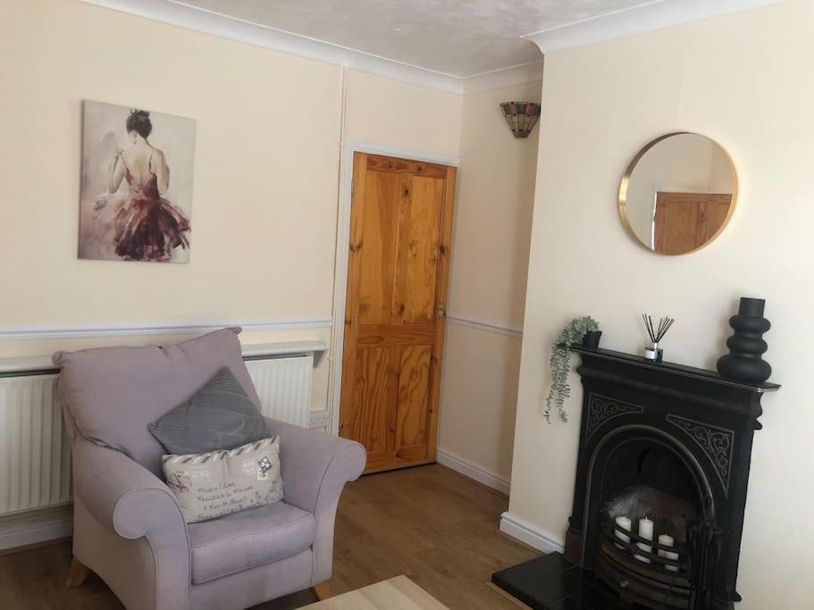 סקאנת'ורפ 29 Comfort House 2 Bedroom Townhouse With Parking מראה חיצוני תמונה